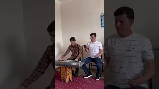 Рустами Зикрулло суруд барои ошико Rustami Zikrullo.