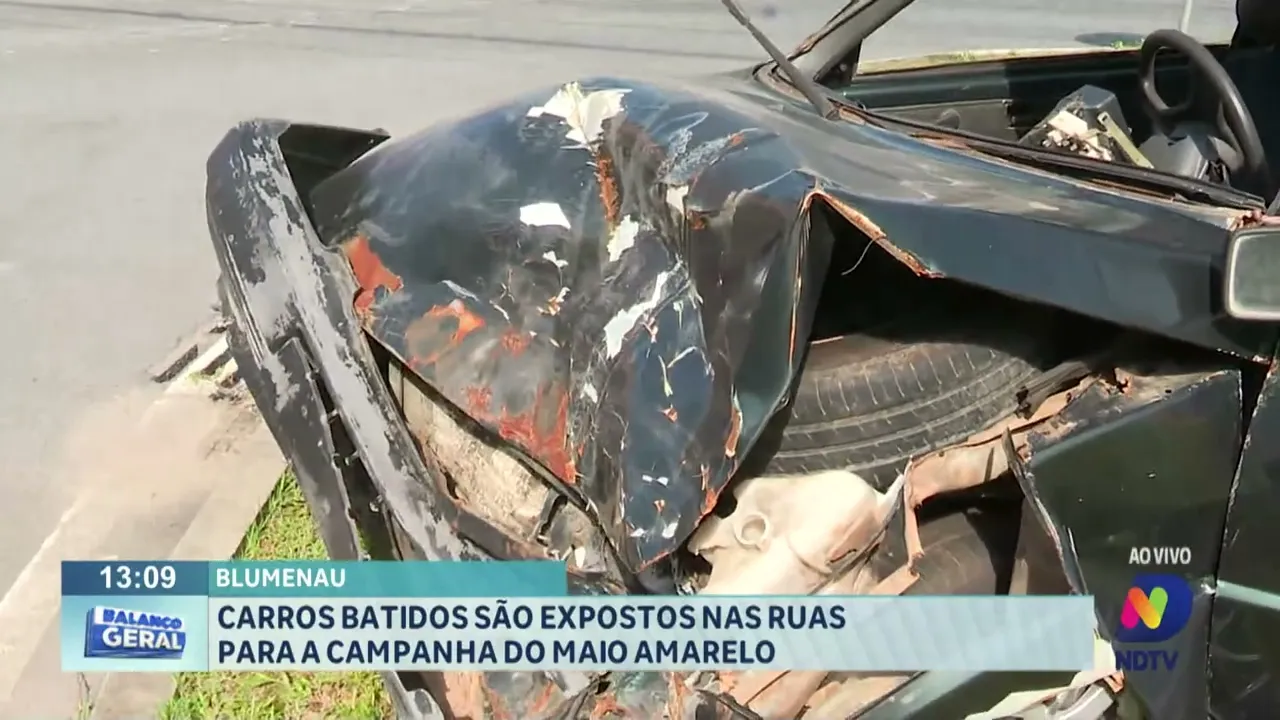 Maio Amarelo: carros batidos são expostos nas ruas de Blumenau com intuito de conscientizar