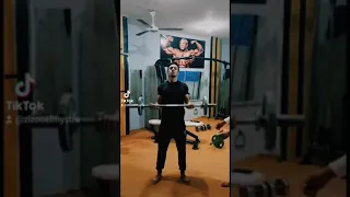 لسه مجاش اللي في يوم يعكرلي مزاجي 