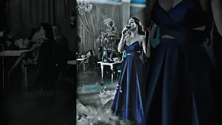 بحبك انا متل السحر ماشي بدمي ولشفافي حبك عطر 