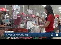 H-E-B bagger pays for customer s groceries who couldn t afford them