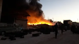 ادلب حريق قرب دوار الفلاحين 