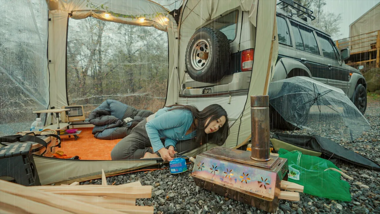 비오는 날 천장까지 뻥 뚫린 원터치 텐트 도킹 차박 | 베이컨말이 치즈 퐁듀, 양념갈비 | 포천 지투캠핑장 썸네일