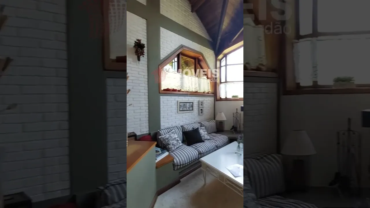 Video do Imóvel: Casa com 3 suítes em condomínio fechado, cercado pela natureza e tranquilidade de Campos do Jordão.