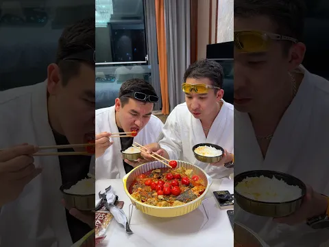 ПРОДУМАННАЯ ДОСТАВКА В КИТАЕ 🇨🇳 ОСТРАЯ ЖАРЕНАЯ РЫБА ПО-СЫЧУАНЬСКИ В ЧУНЦИНЕ