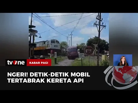 BRAAKK! Begini Detik-detik Mobil Pemudik Tertabrak Kereta Hingga Ringsek