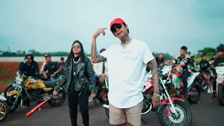 Download Young Lex - Cabs Pake Motor (Official Music Video) MP3