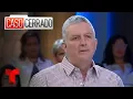 Me obliga a usar una botarga de pene para atraer clientes al negocio