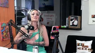 Barbie Quinn Has a Wardrobe Malfunction Live on Stream