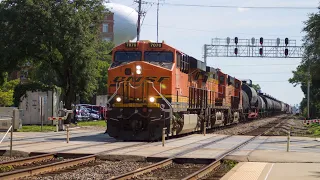 Railfanning at LaGrange Rd Station ft METX 211 and more