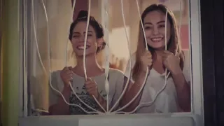 مسلسل رائحة الفراولة اغنية         دندنها