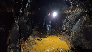 Intru într-o mina veche de Aur/I enter an old Gold mine