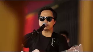 Download Sandhy Sandoro - One(U2 Cover) (Live at Music Everywhere) * * MP3