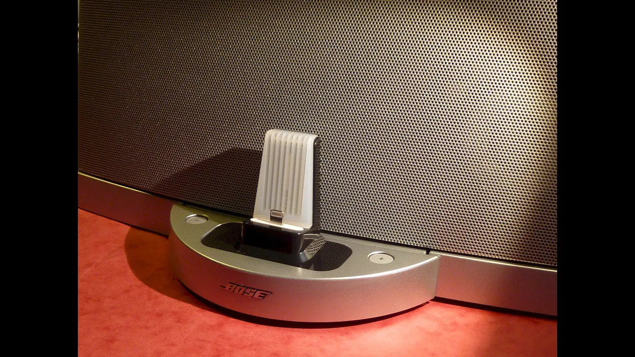 Bose Sounddock Portable with iPhone demo