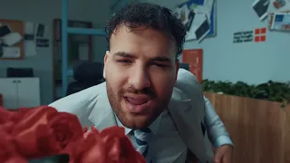                         مسلم   إيه يا حلوة إيه يا قطة   أي حاجة تيجي على بالك        دندنها