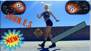 john e s dancing to the disco 