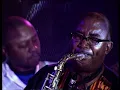 Download Lagu Sipho 'Hotstix' Mabuse - Welcome (Live)