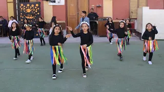 صوت الفرحه استعراض اغنية قهقهة للضحكات جلجلة الاغنيات من حفل تخرج Kg 