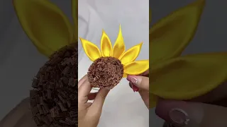 زهرة الشريط المذهلة زهرة عباد الشمس                                             دندنها