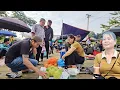 Download Lagu The grapefruit season was bumper and many people liked to eat Tuyet's grapefruit