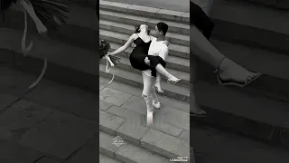   كوني الطفلة التي في داخلك تضحك رغم كل التعب   دندنها