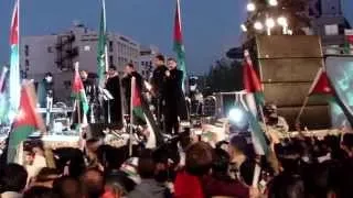 هنالك دائما نور 