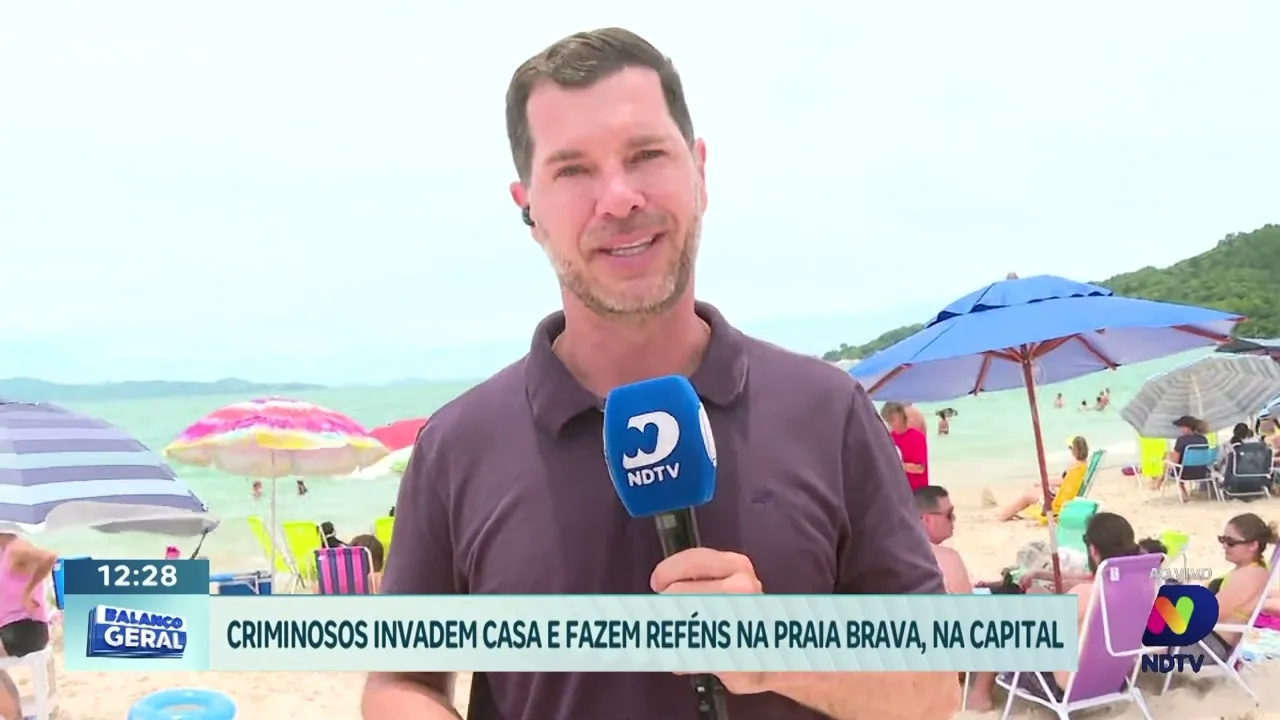 Criminosos levam pertences de carro na praia de Canasvieiras