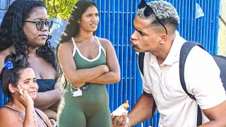 ME DÁ UM BEIJO PELO AMOR DE DEUS