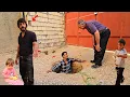 Documentaire Stiefvader: Een wrede moeder; De moed van een man die zijn leven met zijn blote handen