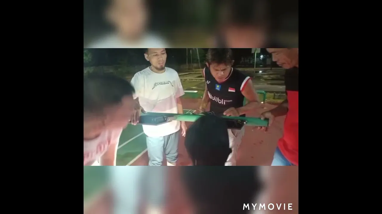 Lampu penerangan untuk lapangan badminton