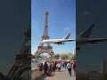 Lagu Eiffel Tower Struck by Plane