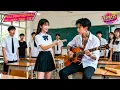 Download Lagu Garota No Primeiro Dia de Aula Senta ao Lado de um Bad Boy — Sem Saber que Ele é um CEO Disfarçado