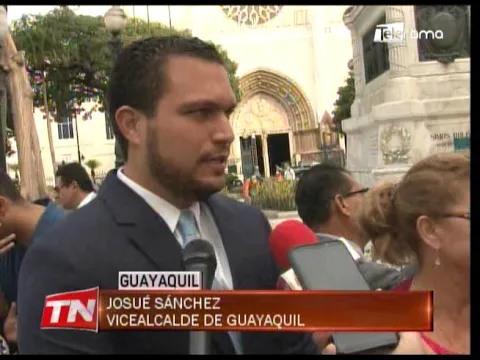 Entrega de ofrenda floral por natalicio del libertador Simón Bolívar