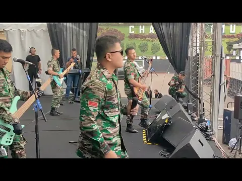 Download MP3 Raden cover Pangeran Cinta Dewa 19 Live at Collabs Fest