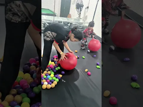 ADEK AHZA SAMA AYUK KIA SAMA UJU DINDA NAIK TRAMPOLIN