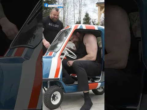Do I (2.18M/7'2") fit in the tiniest car on earth?😂 Ft Eddie Hall #thedutchgiant #eddiehall