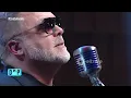A TOTAL LUXURY: Juanchi Baleirón SANG LIVE Pupilas Lejanas, a GREAT SONG by Los Pericos