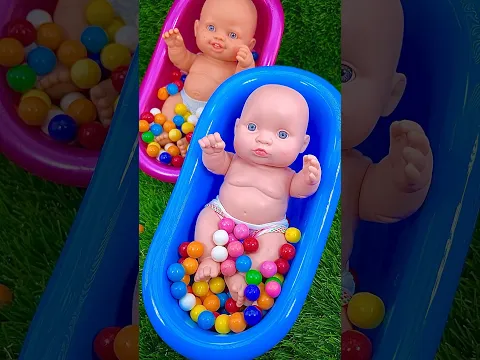 Mysterious ASMR Mixing Gum in Bathtubs