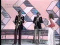Download Lagu A very sick Karen Carpenter sings \