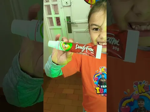 UNOS DIENTES BLANCOS Y FRESCOS CON CREMA DENTAL 🤣cute 🍒🍏🍇 #divertido #familiaibañez