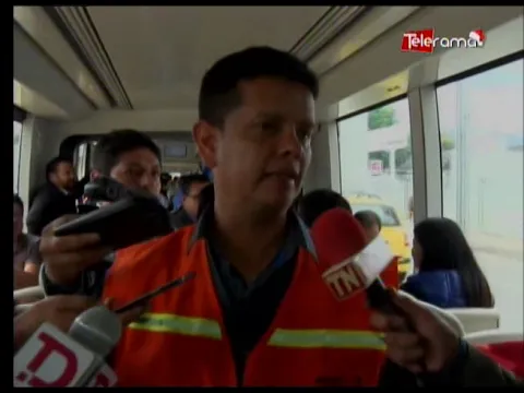 Ministro de transporte y alcalde Cabrera participan en recorrido del tranvía