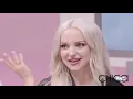 Sofia Carson ensenando a hablar espanol a Dove Cameron