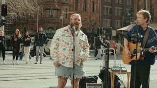 Lose Control Teddy Swims Surprise Street Show with Pace Randolph