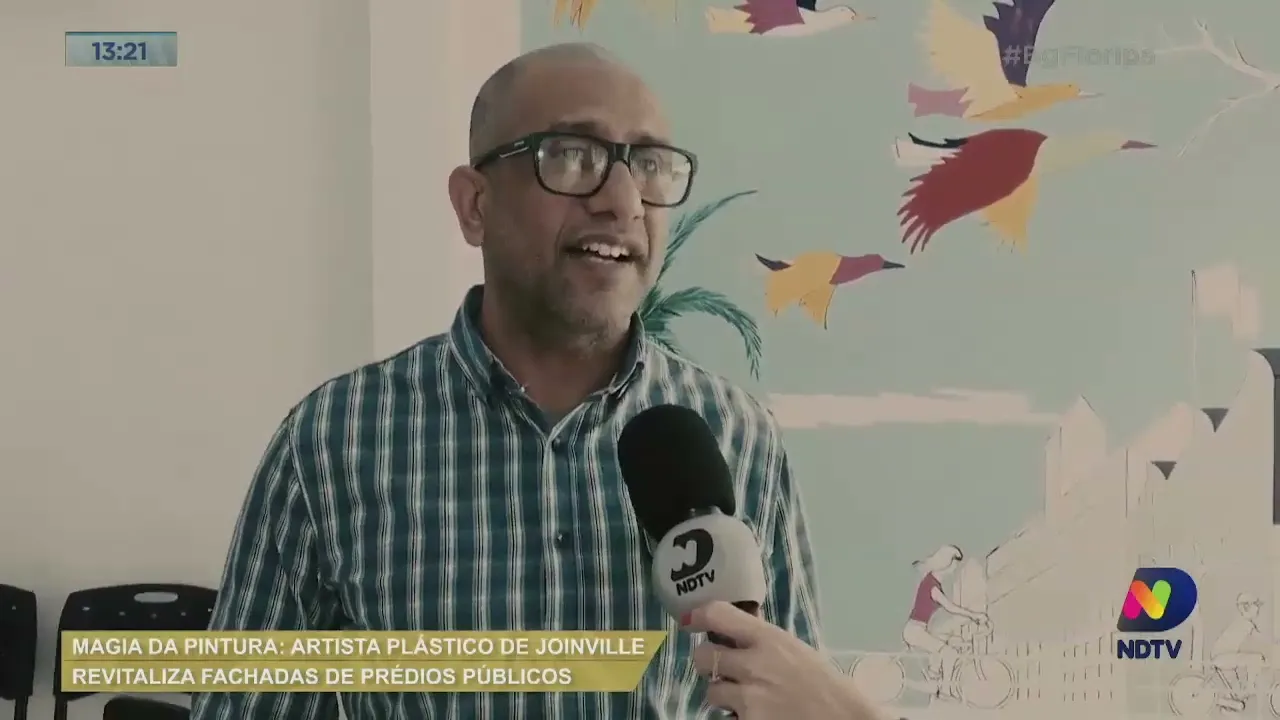 Arista plástico de Joinville revitaliza fachadas de prédios