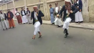 برع حاشدي اصيل   للشيخ علي صالح الاشول والشيخ خالد علي الاشول دندنها