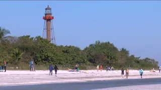 Scientists monitoring red tide off Sanibel Island