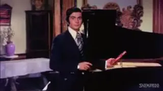 یکی از آهنگ های ریشی کاپور 