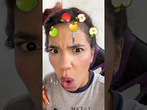 ￼ tem que quebrar pra conseguir cortar a maçã ￼