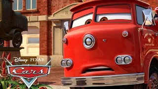 Red è infastidito | Pixar Cars | @DisneyJuniorIT