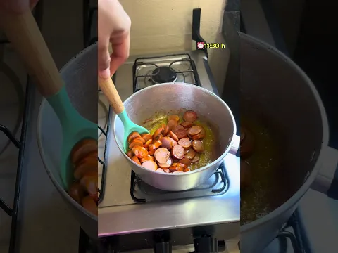 Hoje foi Macarrão com salsicha